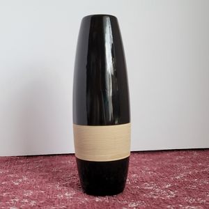Black Vase With Cream Textured Stripe